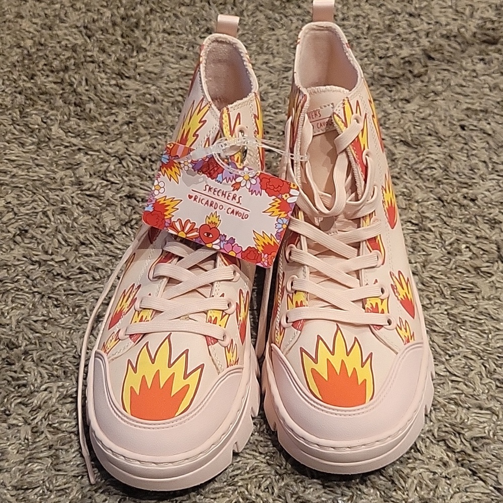 Skechers Ricardo Cavolo Roadies Surge Tiny Flames Pink 9.5 Festival Combat Boots - Picture 4 of 13
